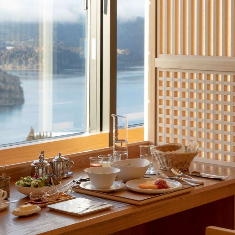 【洋食調理補助】芦ノ湖を見下ろす高台で、箱根と暮らす日々へ ― 四季を映す絶景の宿で、自然に包まれるおてつたび ― 🌿