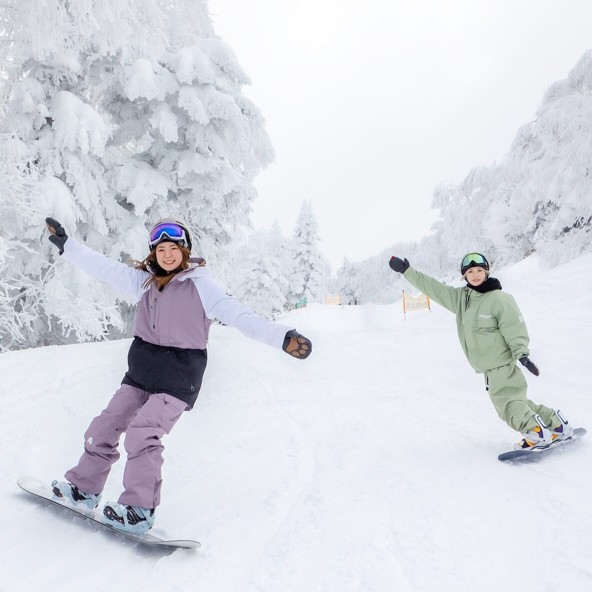 スキー場運営のおてつたび🎿長野・北信州の大自然に囲まれた「竜王スキーパーク」 | ゲレンデ・レストラン・レンタルなど多彩な部門でお客様の冬の思い出づくりを支えるお仕事です。