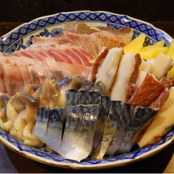 霧がたっぷりの町、地元の魚介料理が自慢の宿でお客様をおもてなし！
