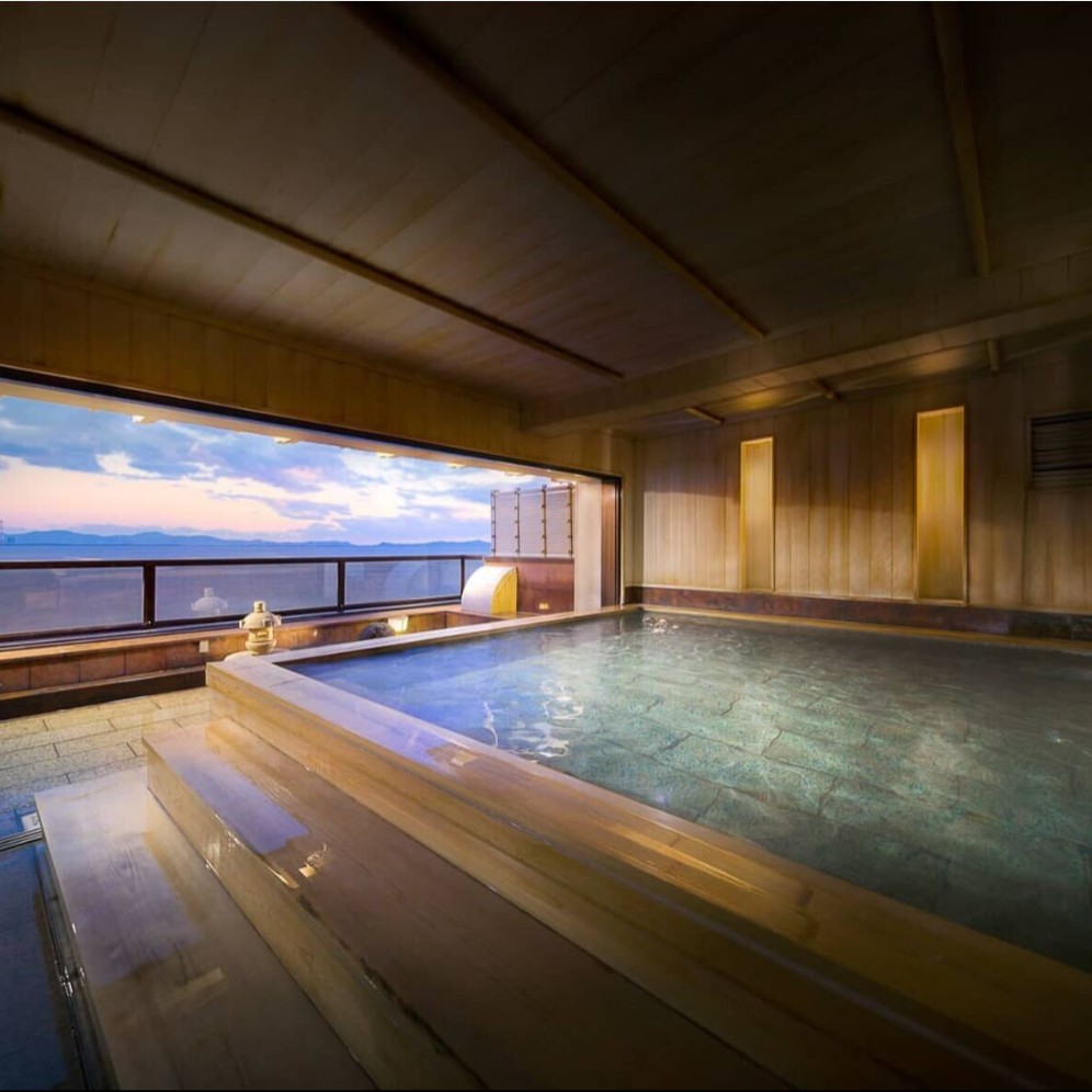 フェリーで行く“島暮らし”体験🌴 海近くの旅館・香翠荘で働くおてつたび！