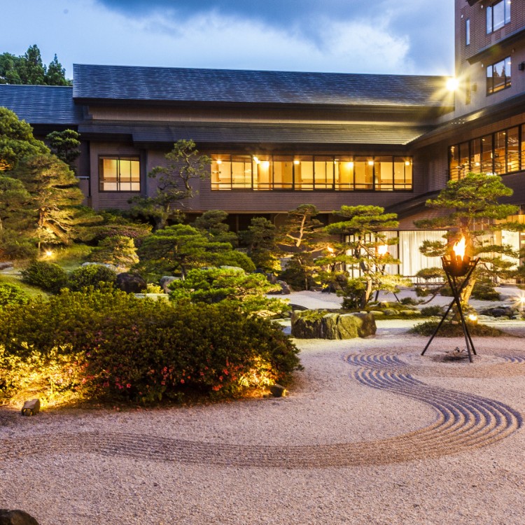 【調理補助】神話の湯に身をゆだねて、松江の日常に出会う。 ― 玉造温泉・ホテル玉泉で過ごす、お客様をもてなす料理のおてつたび― ♨️