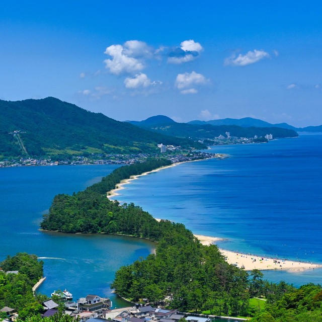 京都天橋立 | 目の前に広がる絶景と上質な空間。天橋立のほとりにあるリゾート旅館で接客業務全般のおてつたび◎勤務後には温泉＆サウナも楽しんでいただけます♨