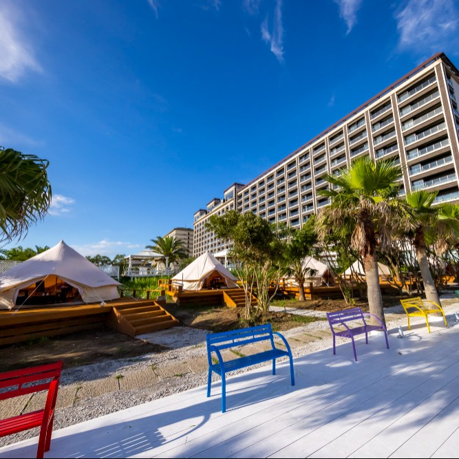 空と海の絶景「龍宮城」でのおもてなし。全室に東京湾を望むホテル三日月でのおてつたび！＜レストラン業務＞