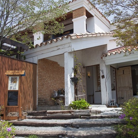 【高時給1,200円✨】絶品まかない＆掛け流し温泉♨️蓼科高原のオーベルジュで笑顔を届けるおてつたび🍽️（経験者歓迎！）