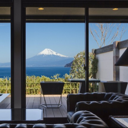 海と山に抱かれた伊豆の宿泊施設で『調理補助』🔪 | 伊豆半島が人々の安らぎの場になればと願い、自然の奥深いやさしさを最大限に生かす施設づくりを行なっています。ご応募をお待ちしております。