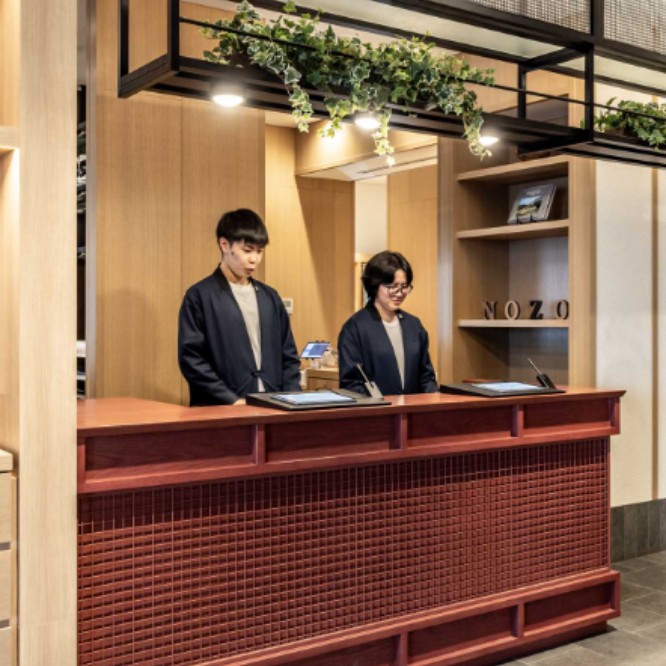 富良野唯一の外資系ホテルで英語を学びながら仕事出来ます。