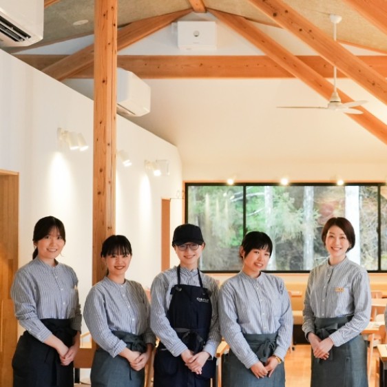 【世界遺産・高野山】天空の聖地で心癒されながら、地元の美味しさを味わえるカフェ・レストラン・お土産セレクトショップ・旅館等でおてつたびしませんか？人を喜ばせることが好きな方、高野山に興味のある方大歓迎です！
