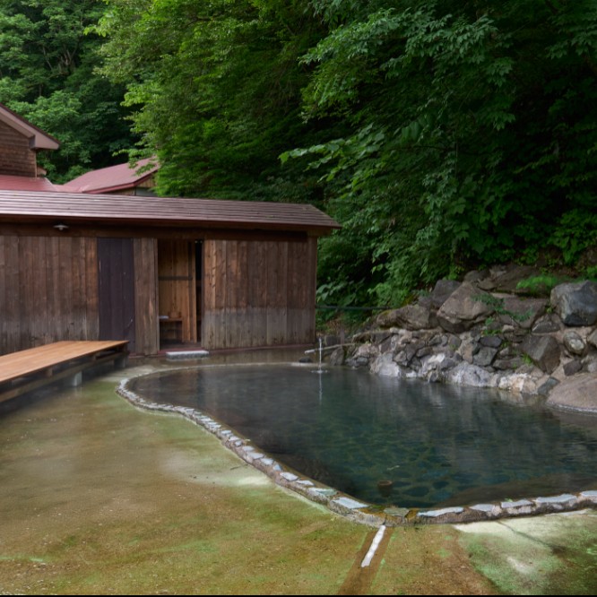 奥森吉の温泉旅館で、大自然を満喫しながら働きませんか。【温泉入浴可能・露天風呂あり】【登山・渓谷・釣りができます】【登山口もあります】