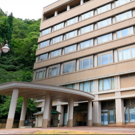 温泉町・越後湯沢で過ごすおてつたび ― 山の景色と温泉に癒されながら、旅人を迎える宿のお手伝い♨️