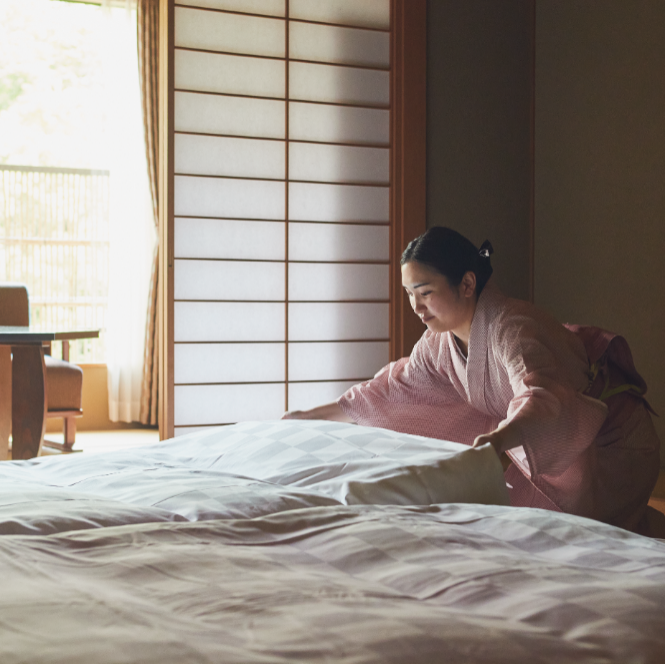 【夕方～旅館の裏方サポート】業務はガッツリと！夕方から夜の勤務！休⽇は有馬温泉を堪能。4/16～5/11の募集
