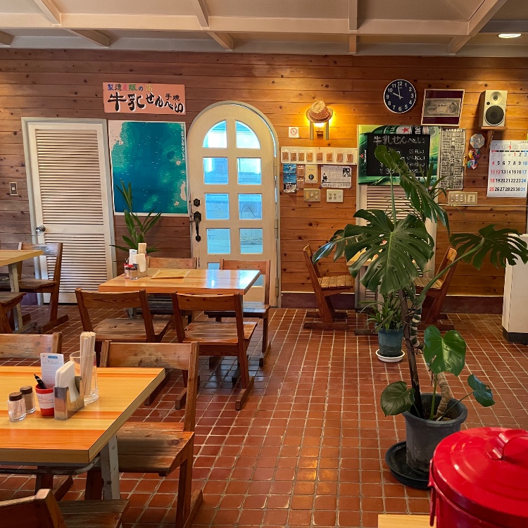 【ゴールデンウィーク】式根島の海岸すぐ側の地元民に愛される食堂でおてつたび！海と森林の共存した自然豊かな東京の島を拠点にGWを過ごしませんか？