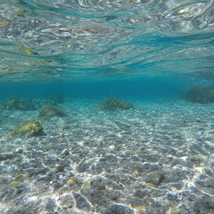 東京の離島・式根島でお手伝いをお願いします☆