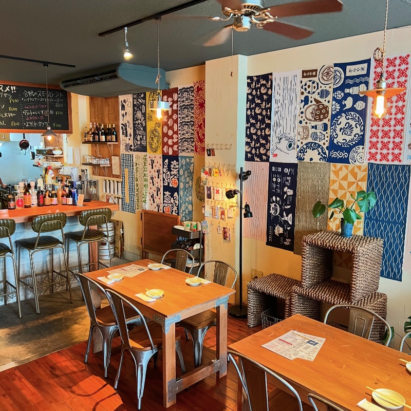 パッションフルーツ農家が営む島酒場🍻宮古島の中心街にある居酒屋『酒場テノワヤ』でおてつたび。