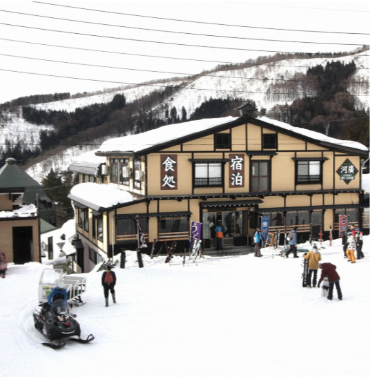 【ゲレンデまで徒歩1分】温泉と雪を楽しむ冬のおてつたび⛷️田舎料理をメインとした和風旅館で厨房補助及び客室係をお願いします。