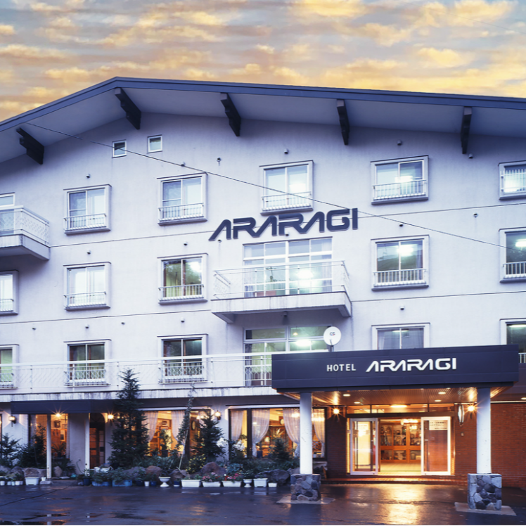 【志賀高原一の瀬ゲレンデすぐ！】アットホームなホテルで一緒にお客様をおもてなしませんか？フロント対応など接客メインのお仕事。終了後の滞在相談可能◎広大な志賀高原スキー場を是非楽しんでいってください！