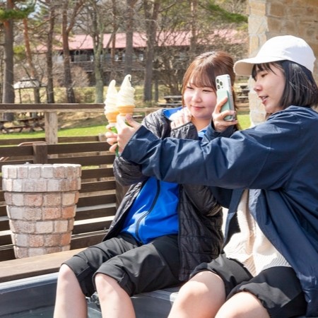 【山梨県・北杜市】目の前は富士山と南アルプスの大パノラマ🗻名物「清泉寮ソフトクリーム」の聖地でおてつたび🍦高原リゾートの風を感じながら働きませんか？【現地で交通手段を確保できる方限定】