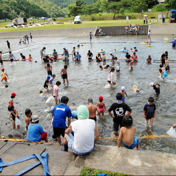 天然の川を活用した「河川プール」監視員のお仕事をしながら、里山生活を満喫！