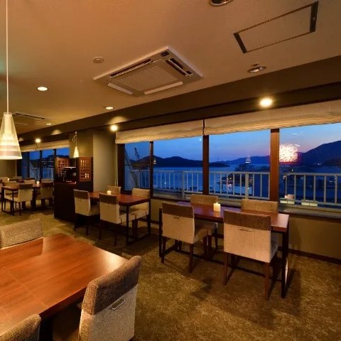 坂の町・尾道で、食卓を囲む時間を届ける。『尾道国際ホテル』でレストラン接客のおてつたび。