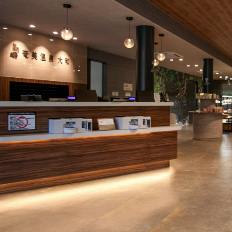 奄美大島初の天然温泉施設で運営全般のお手伝い｜奄美の大自然を感じる温泉施設でおてつたびをしませんか◎