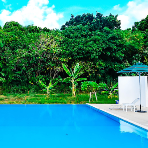 【石垣島北部】全棟ヴィラ＆ビーチ目の前のリゾートで 客室清掃＆ホールスタッフ募集！贅沢な島時間を一緒につくるお仕事🏝