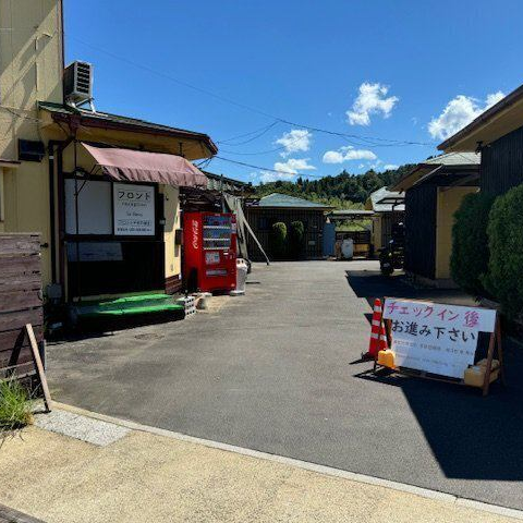 【嬉野温泉/陶器市】一棟貸し×温泉、森の中の秘密基地。次の旅人へバトンする、清掃・客室準備・ご案内のおてつたび。