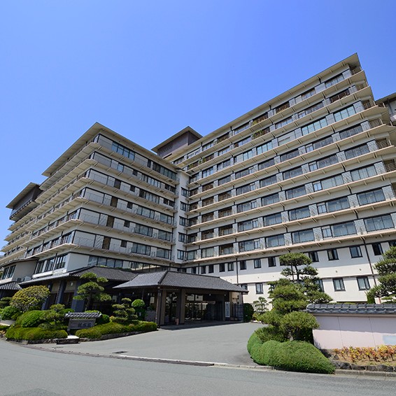 ~雅なる休日へようこそ~ 目の前に果てしなく広がる、キラキラと光る銀の海。特別なひとときを支えるおてつたび。