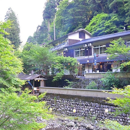 京の奥座敷高雄で自然に包まれて年末年始を過ごしてみませんか
