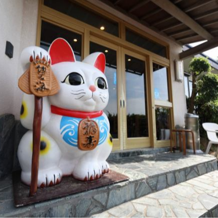 白浜、海まで5分。湯けむりと潮風の民宿。温泉民宿 望海で、清掃・配膳・フロントをまるっとおてつたび