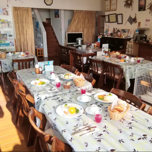 夏休みはリゾート地の伊豆半島で、まかない付きのおてつたびはいかがでいすか ？