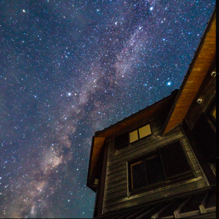 新日本百名山に選ばれた絶景のドンデン草原で、星空と四季を味わう「調理補助」のおてつたび！高山植物や山野草が豊かでトレッキングスポットとしても人気✨【現地で交通手段が確保できる方限定】