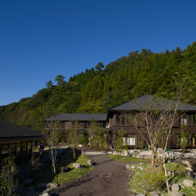 【南阿蘇・地獄温泉】湯治場として知られる温泉旅館で、夜勤当直のお手伝い。江戸時代から200年を超えて愛される温泉と南阿蘇の自然をお楽しみください。