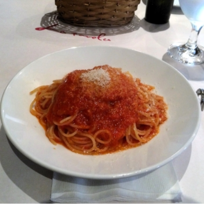 地元で愛されるイタリアンレストラン🍝会話とワインを楽しむお店「La tavola」で、お客様の接客や清掃等のお手伝いをお願いします🍷